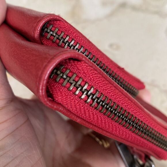 Matt & Nat Odelay Dwell Crossbody Bag Red Vegan Cruelty-Free Leather - Picture 12 of 16